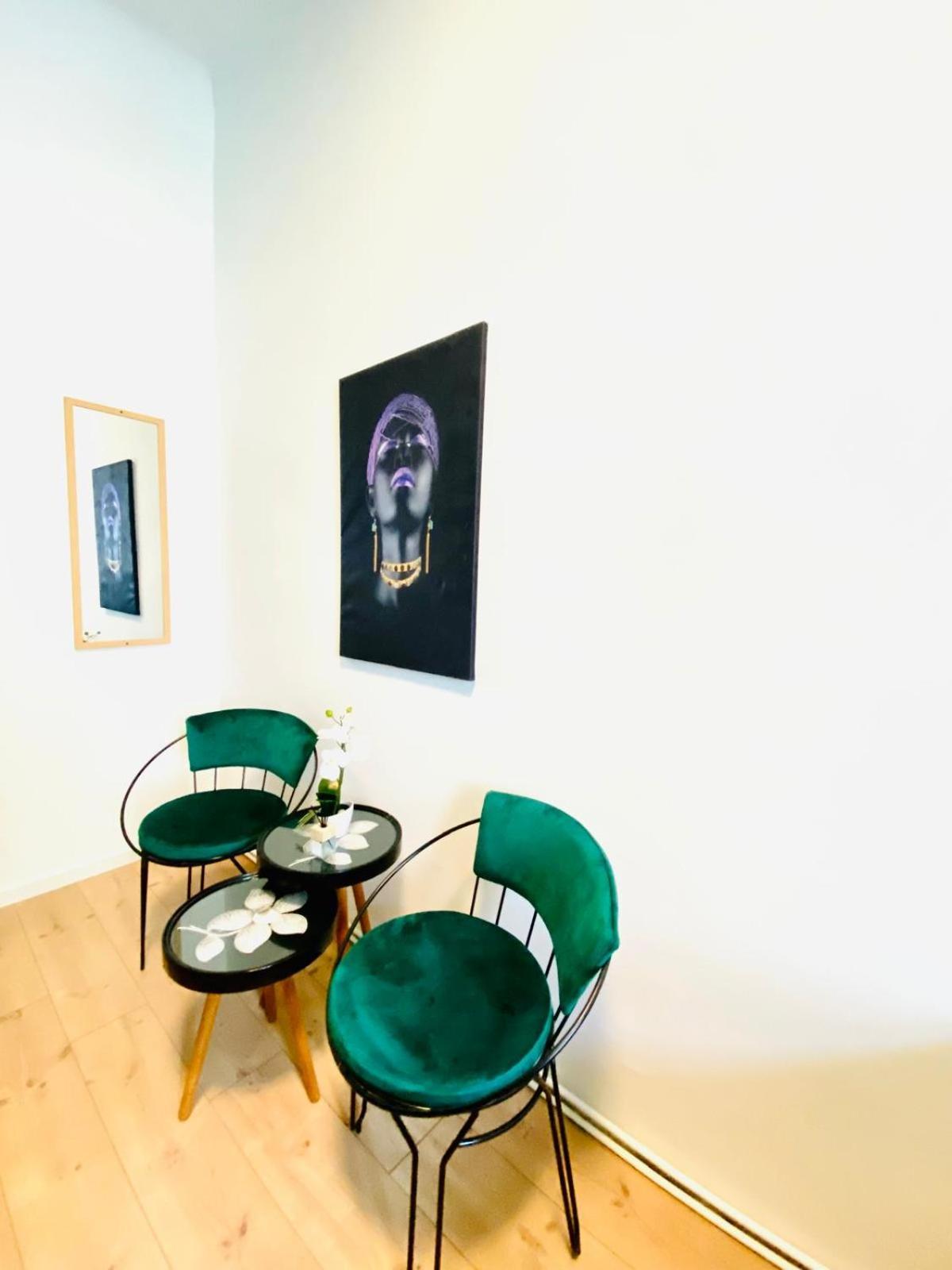 8 Fully Equipped W Terrace Margareten Apartment *