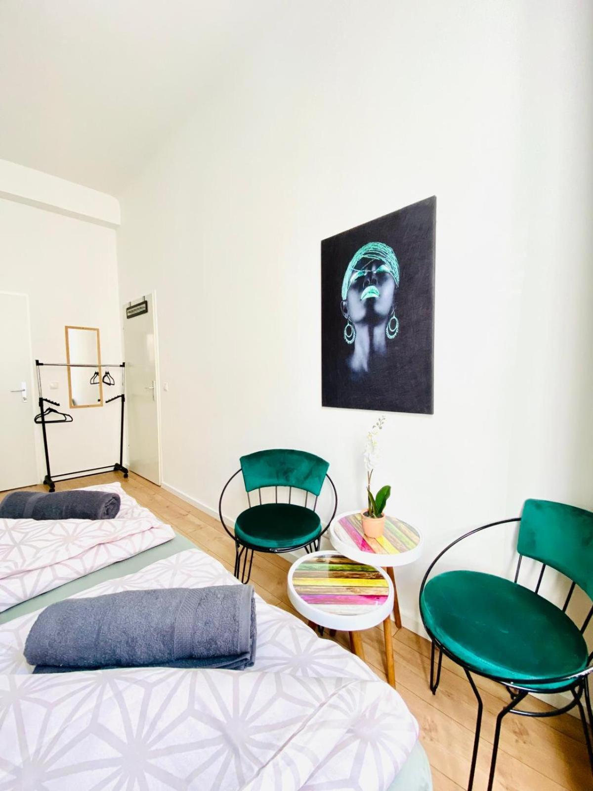 8 Fully Equipped W Terrace Margareten Apartment *