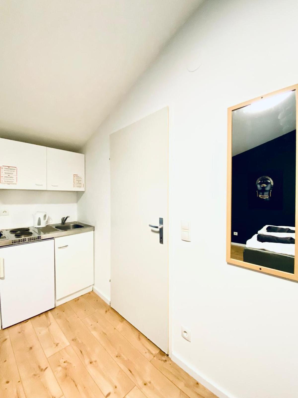 8 Fully Equipped W Terrace Margareten Apartment *