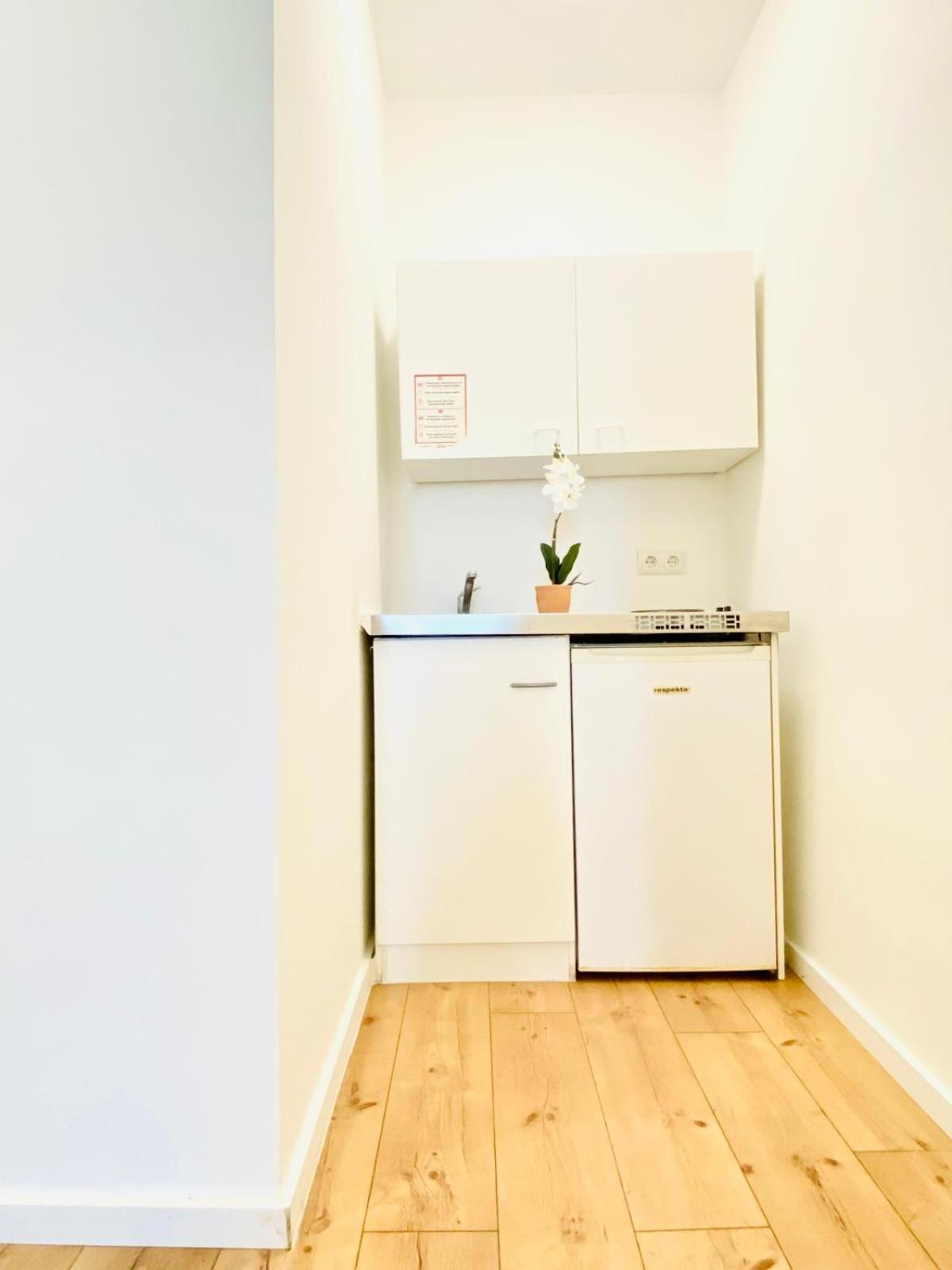 8 Fully Equipped W Terrace Margareten Apartment