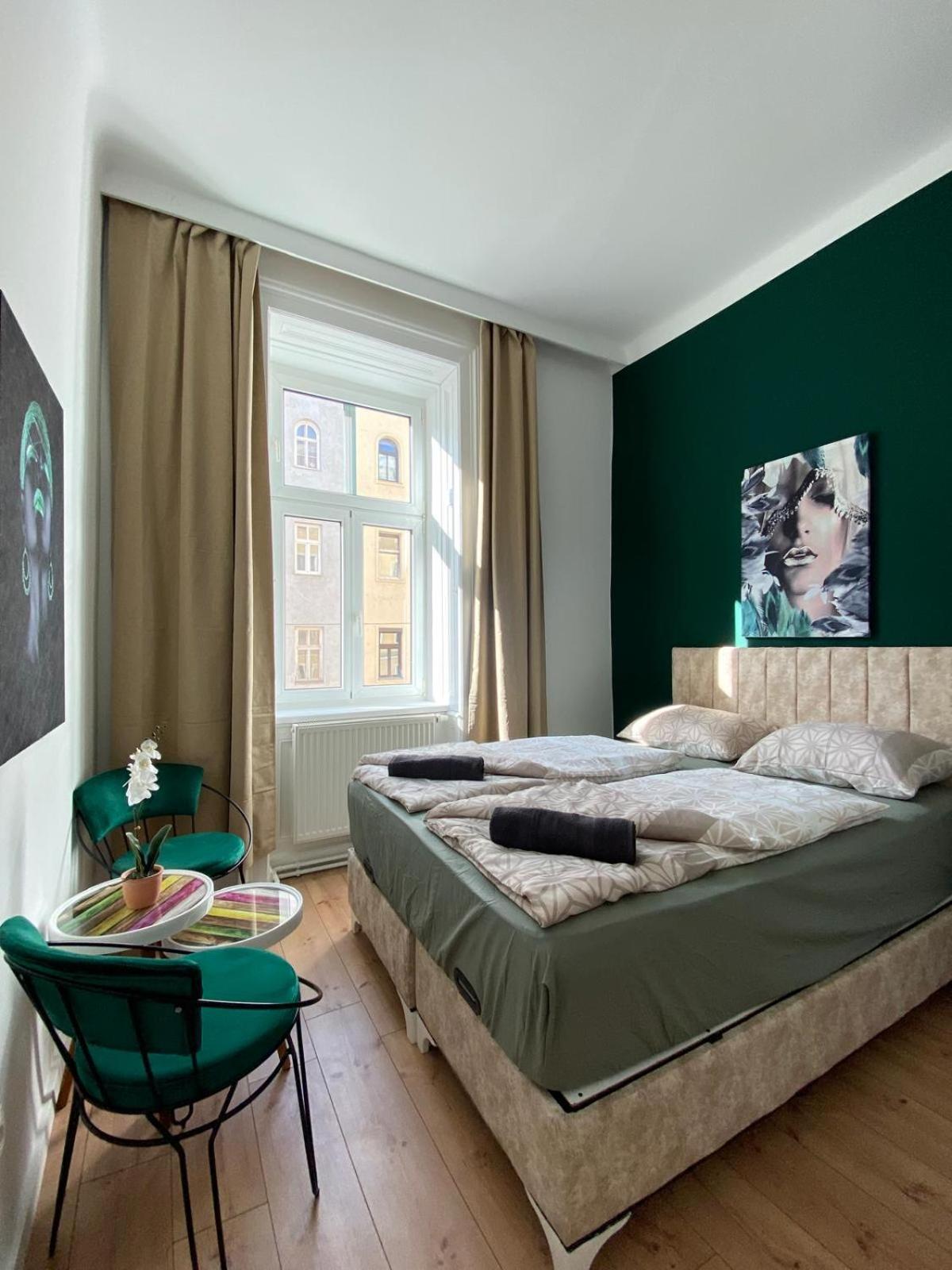 8 Fully Equipped W Terrace Margareten Apartment