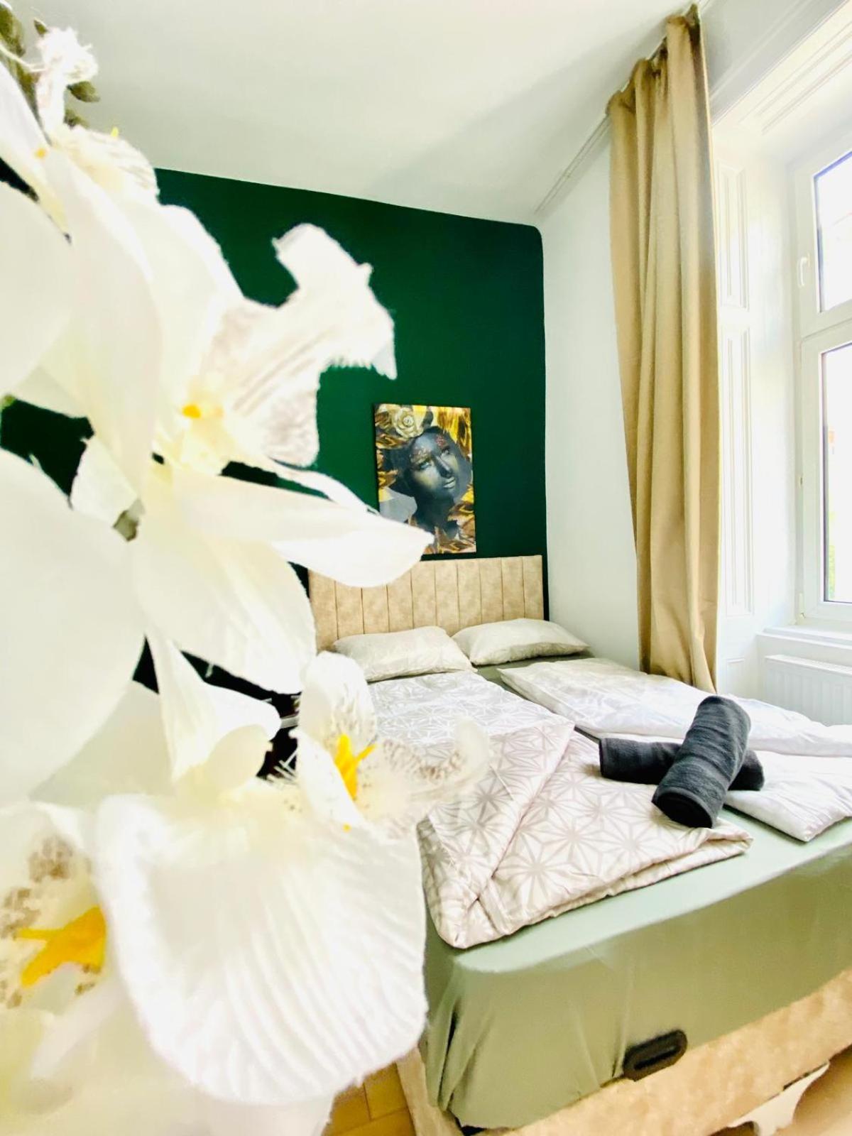 8 Fully Equipped W Terrace Margareten *